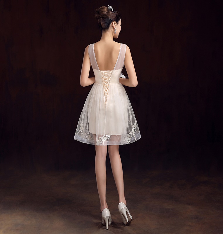 พร้อมส่ง ชุดราตรีสั้น แขนกุด แบบเรียบหรู แต่งผ้าตาข่ายแซมด้วยลูกไม้&คริสตัล สีครีม ครีม Champagne