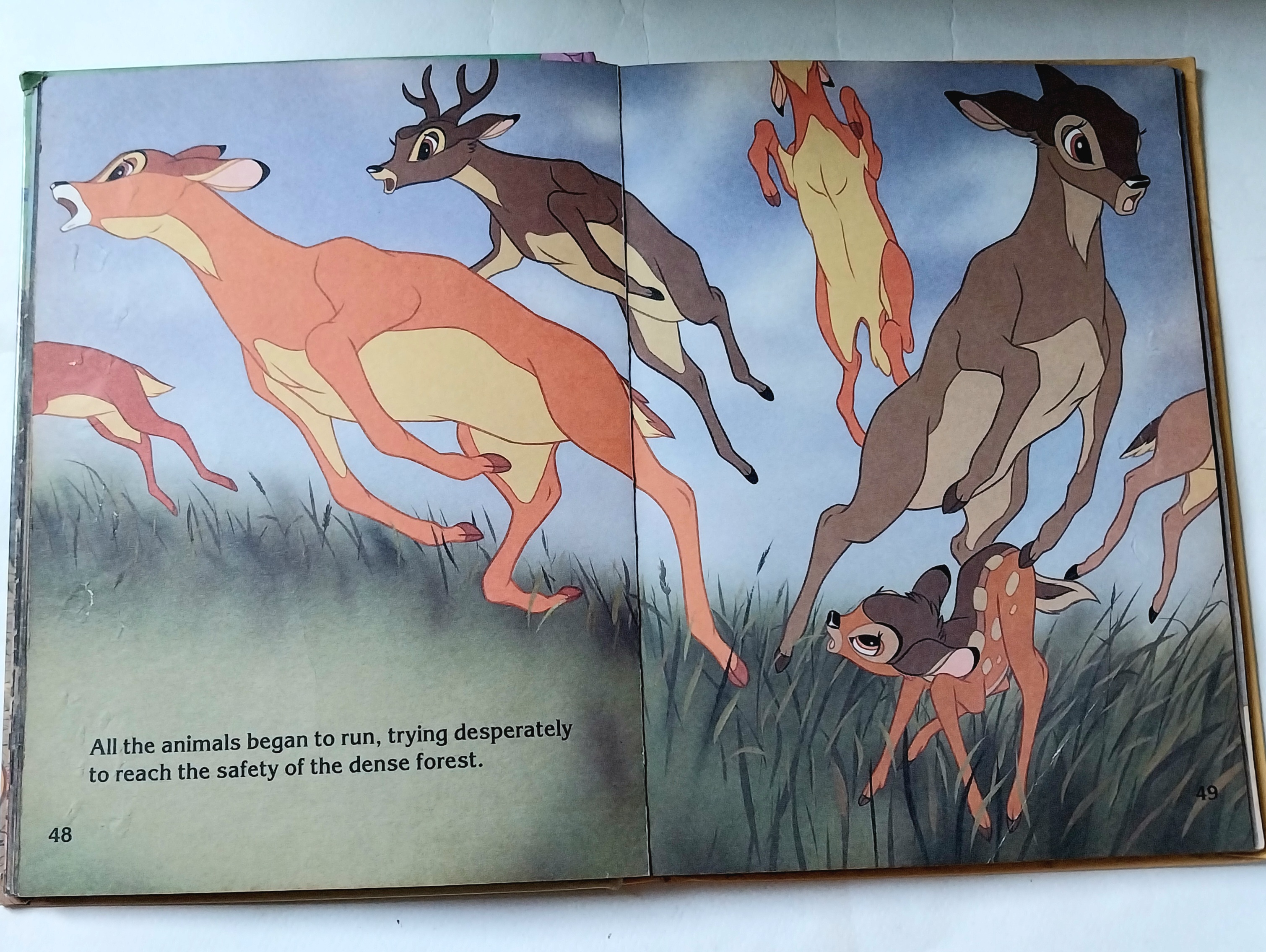 มีหลายภาพ*** มีตำหนิทั้งเล่ม โปรดดูทุกภาพ, หนังสือปกแข็งภาพสวยเรื่องราวน่ารัก** ภาษาอังกฤษ แบมบี้ Bambi จากดิสนีย์ Memorable Movie Stories