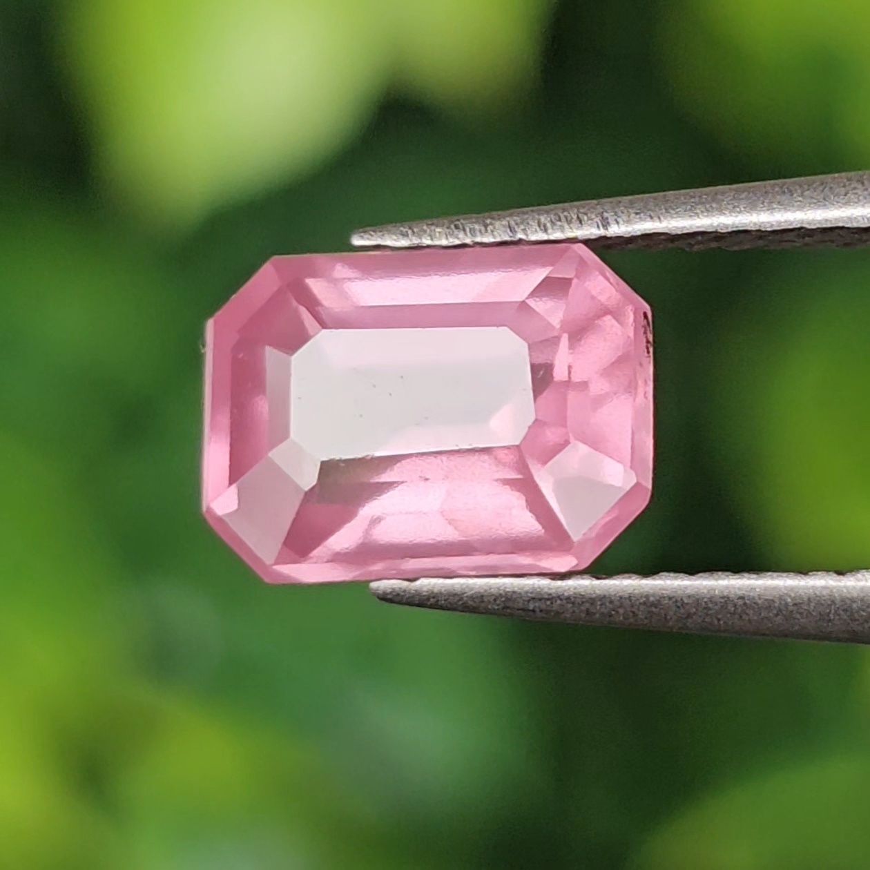 พลอย สปิเนล (Spinel) 1.30 กะรัต (Cts.) พลอยแท้ อัญมณีมงคลประจําวันเกิด เครื่องประดับพลอย