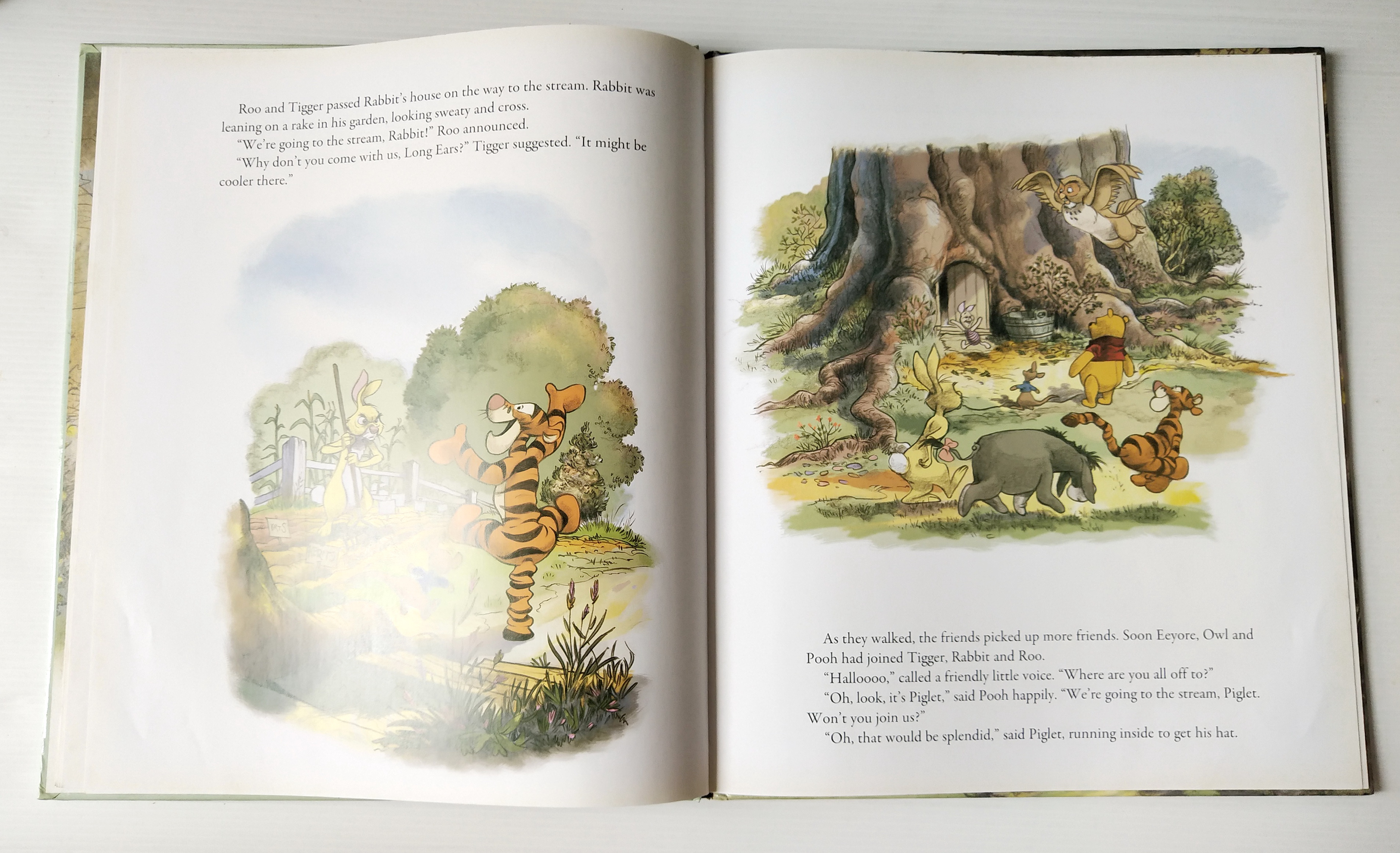 หนังสือนิทานก่อนนอน ภาษาอังกฤษ Winnie the Pooh วินนี่ เดอะ พูห์ Bedtime Story Collection , A lovely Bedtime story from Hundred-Acre wood to you. **หนังสือมีตำหนิบ้าง ตามภาพ