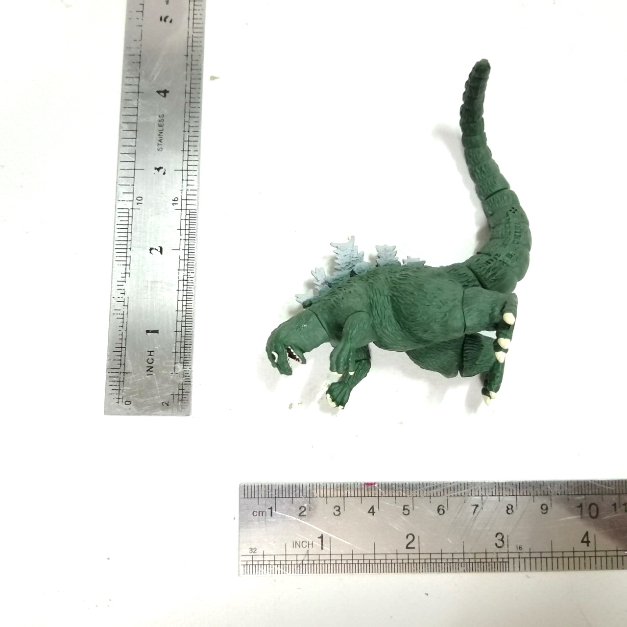 กาชาปอง ก๊อตซิลล่า 3นิ้ว ขนาดตามรูป ไม่หัก ไม่กาว สภาพดีมีรอยบ้าง Bandai China