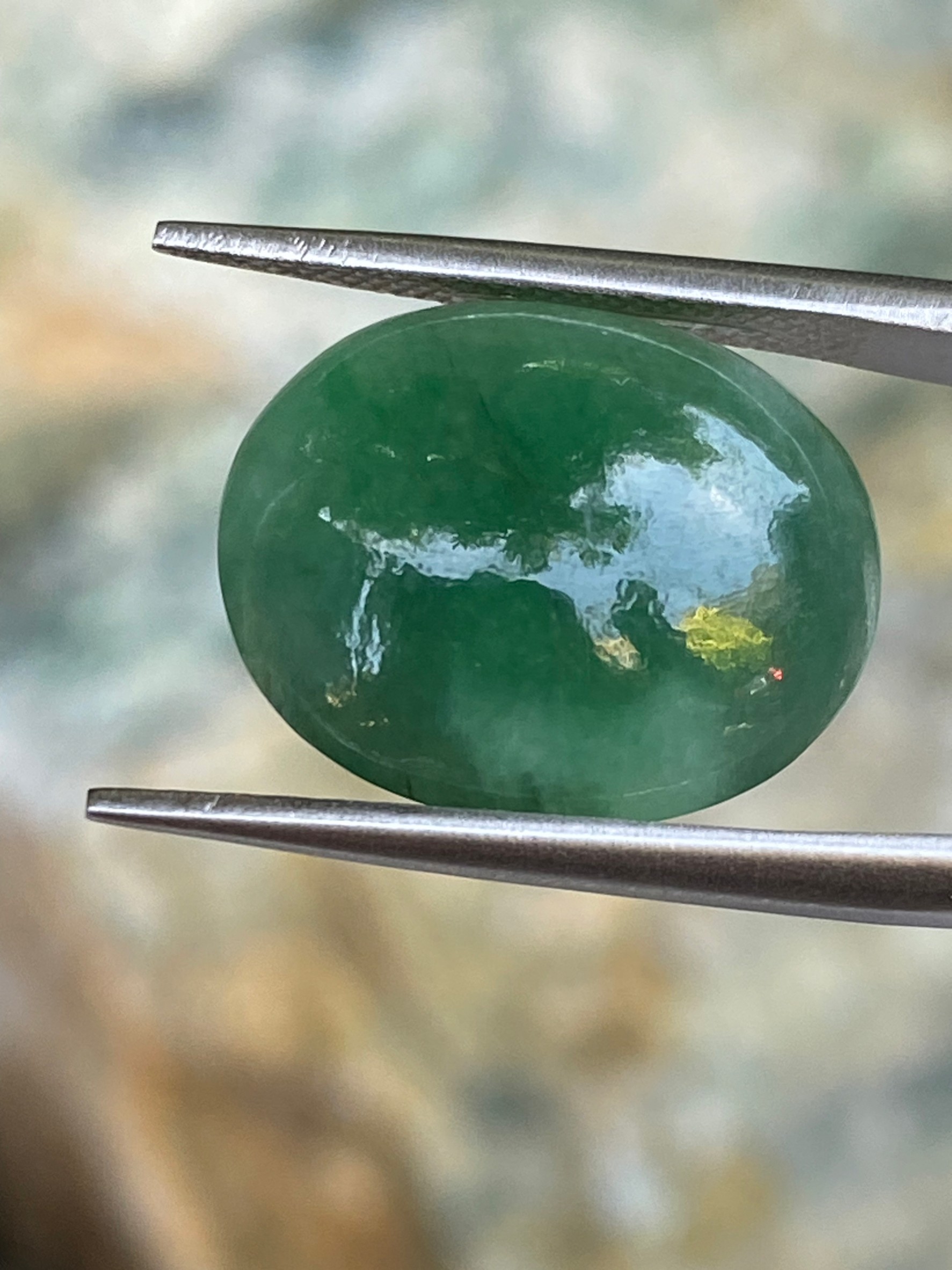 หยกพม่าเจียรนัย (Burmese jade ) 10.49 กะรัต หยกแท้ อัญมณีมงคลประจําวันเกิด เครื่องประดับหยก