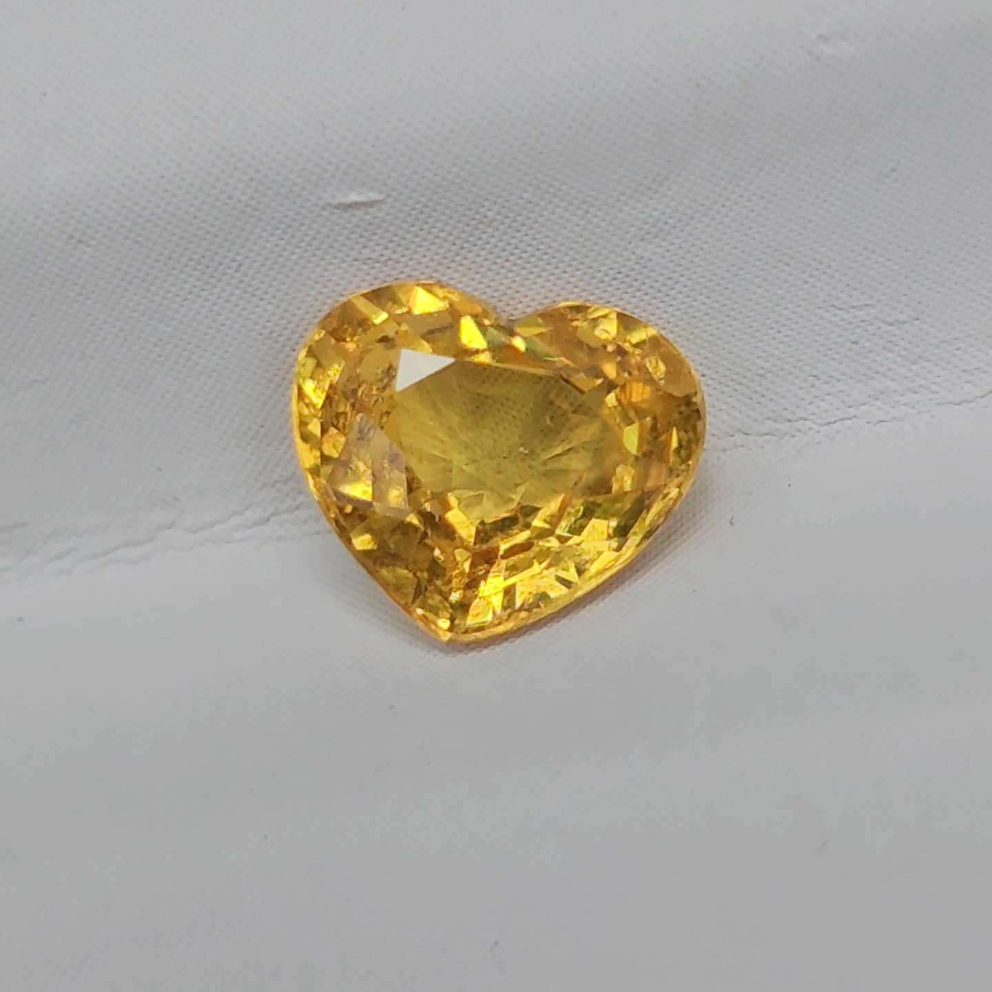 พลอย บุษราคัม yellow sapphire 0.85 กะรัต (Cts.) พลอยแท้ อัญมณีมงคลประจําวันเกิด เครื่องประดับพลอย