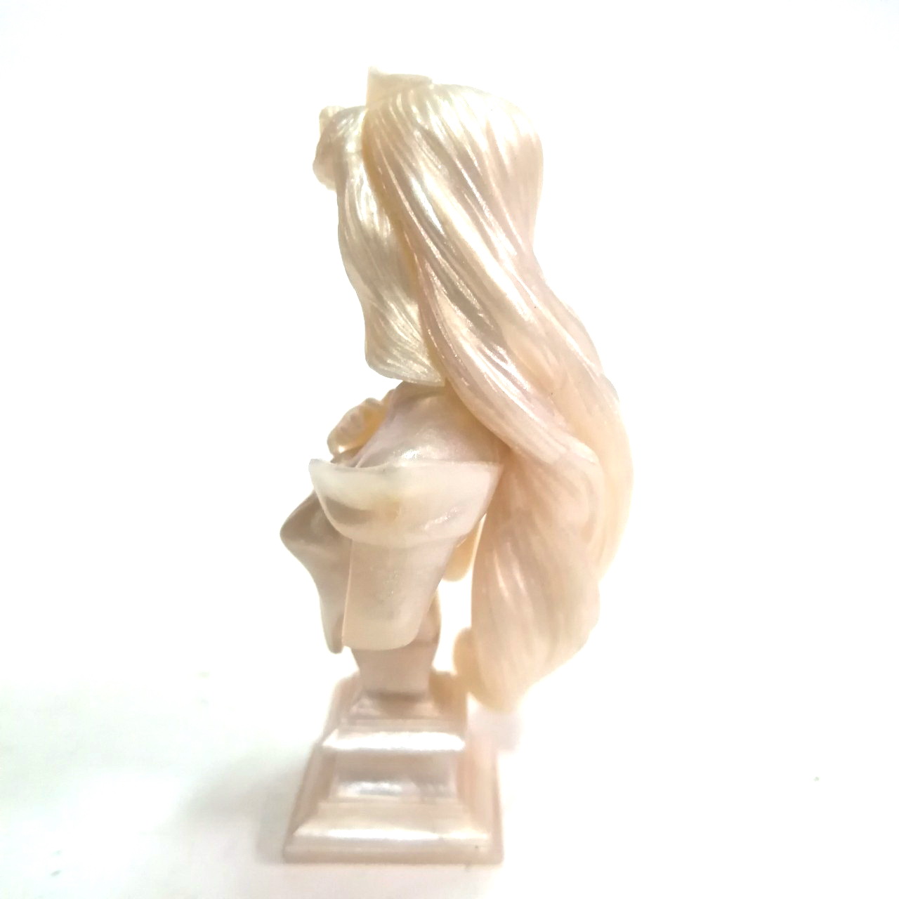 กาชาปอง รูปปั้น bust ครึ่งตัว เจ้าหญิงดีสนีย์ สีมุก เจ้าหญิงออโรร่า (เจ้าหญิงนิทรา) สภาพดี ของมีใบปิดตามภาพ