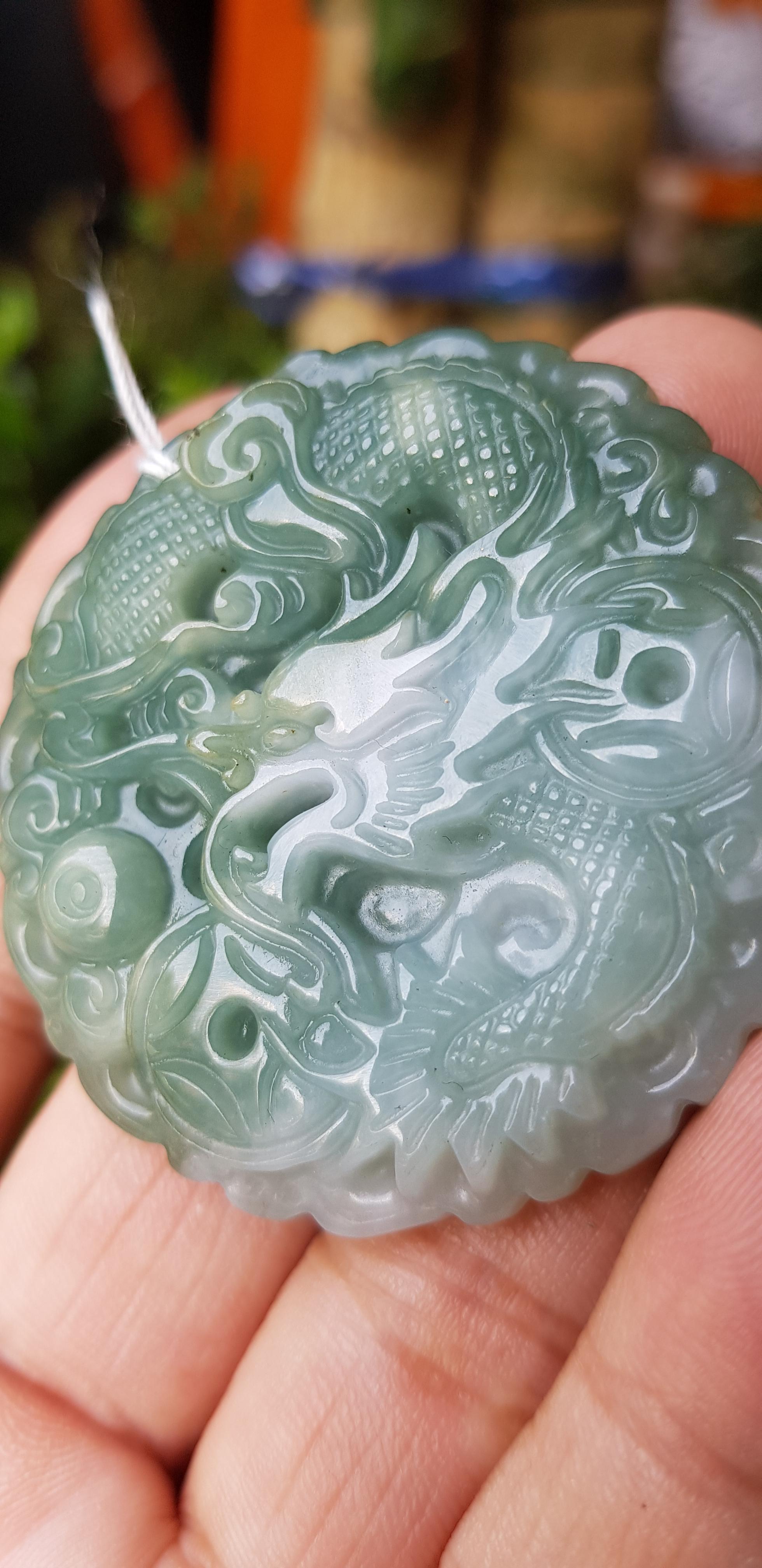 หยก พม่า แท้ Jade จี้หยก (jadeite) แกะสลักรูปมังกร ดิบ ไม่ผ่านการปรับปรุง (Type A) พม่า (Myanmar)