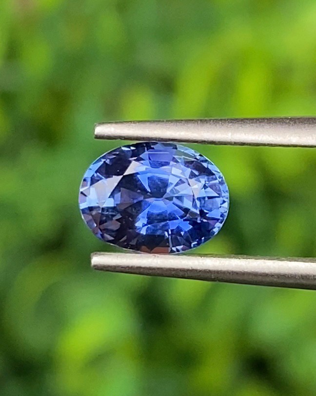 พลอย ไพลิน Blue Sapphire *สีพิเศษ คอร์นฟลาวเวอร์ บลู Cornflower* 1.18 กะรัต (Cts.) พร้อมใบเซอร์ พลอยแท้ อัญมณีมงคลประจําวันเกิด เครื่องประดับพลอย