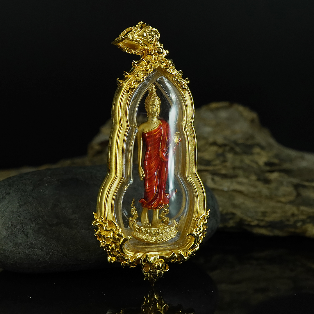 พระพุทธศิริสุขมั่นคงทรัพย์พร้อมเลี่ยมกรอบ รหัส 2 เนื้อบรอนซ์นอกชุบทองลงยาจีวร