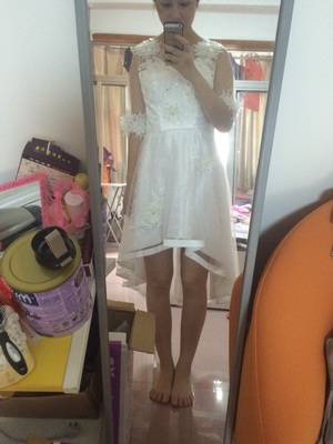 Pre-order ชุดแฟนซี ชุดเจ้าสาว ชุดราตรี สีขาว หน้าสั้นหลังยาว แต่งผ้าลูกไม้ เชือกผูกหลัง