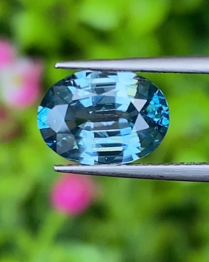 พลอย เพทาย (Zircon) 3.39 กะรัต (Cts.) พลอยแท้ อัญมณีมงคลประจําวันเกิด เครื่องประดับพลอย