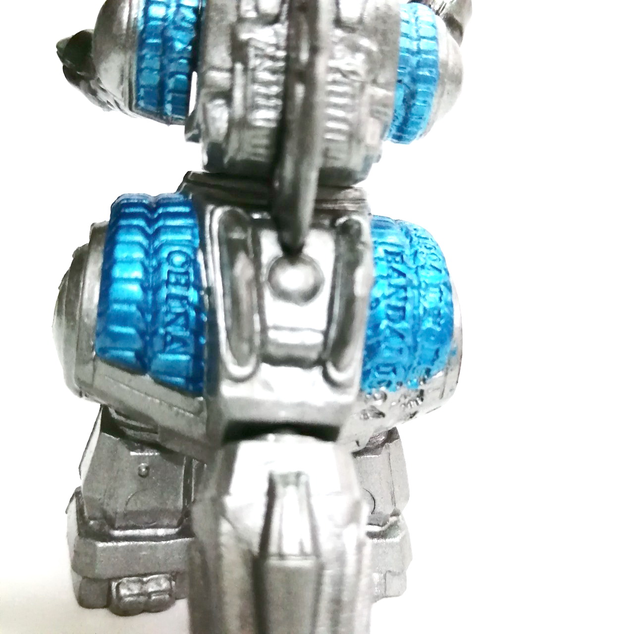 กาชาปอง ยางตัน ขนาด 3 นิ้ว สัตว์ประหลาด หุ่นยนต์ โมเกล่า สภาพดี *** มีรอยบ้าง