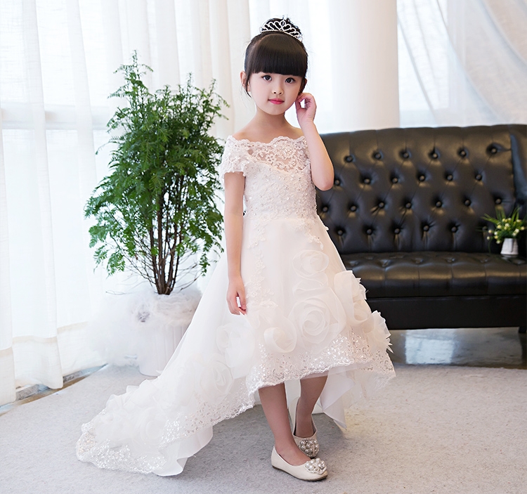 Pre-order ชุดราตรีเด็ก ชุดออกงาน ชุดกระโปรง สไตล์เจ้าหญิง แบบไหล่ปาด ผ้าลูกไม้ แต่งดอก ปล่อยชายยาว มีซิปหลัง