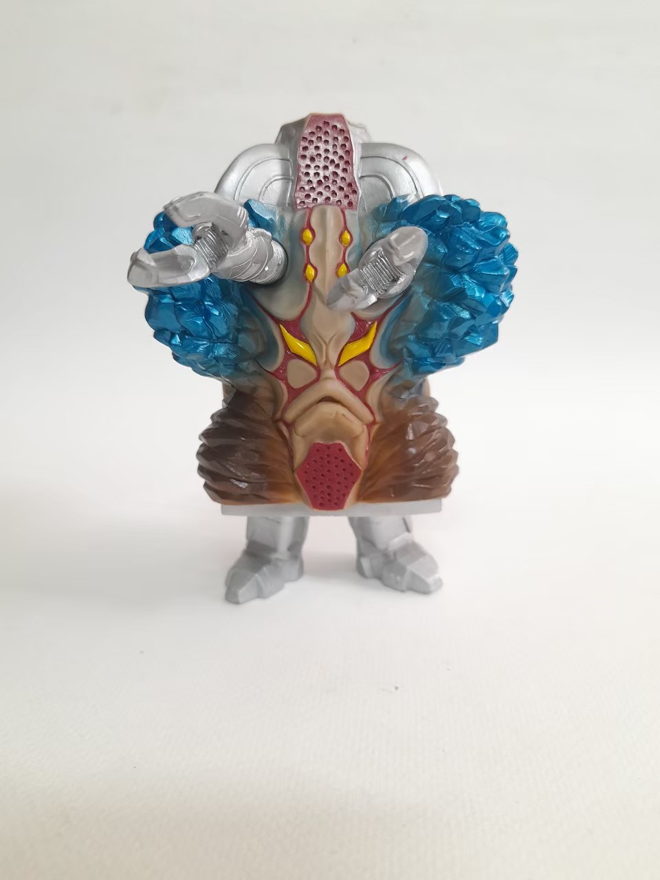 มีหลายภาพ,ซอฟ 6-6.5นิ้ว สัตว์ประหลาด การาอ้อน จากอุลตร้าแมนไดน่า ขนาดตามรูปมือสองสภาพดีมีรอยบ้าง มีปั๊ม