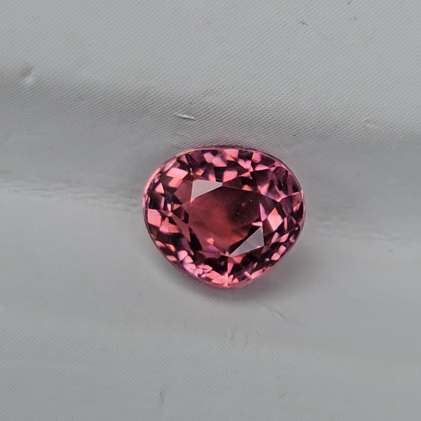 พลอย ชมพู ทัวร์มารีน (Pink Tourmaline) 1.34 กะรัต (Cts.) อัญมณีมงคลประจําวันเกิด เครื่องประดับพลอย
