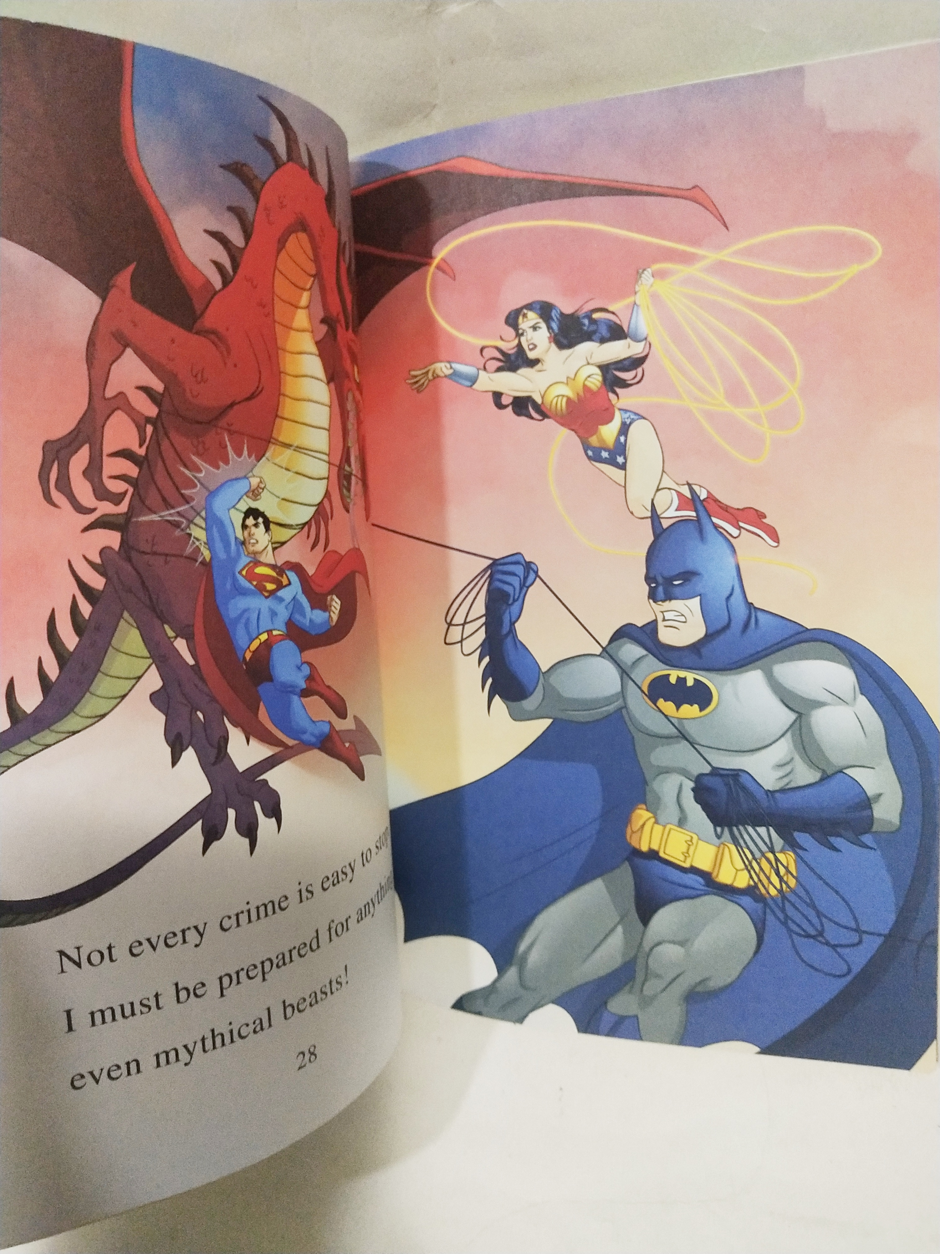 กับวันเดอร์วูแม่นตั้งแต่เริ่มจากเกาะสวรรค์ที่ต้องการต่อสู้กับความอยุติธรรม จนถึงการต่อสู้ร่วมกับ ซุปเปอร์แมนและ แบทแมน วันเดอร์วูแม่น, I am a Wonder Woman 32 หน้า ไม่รวมปก