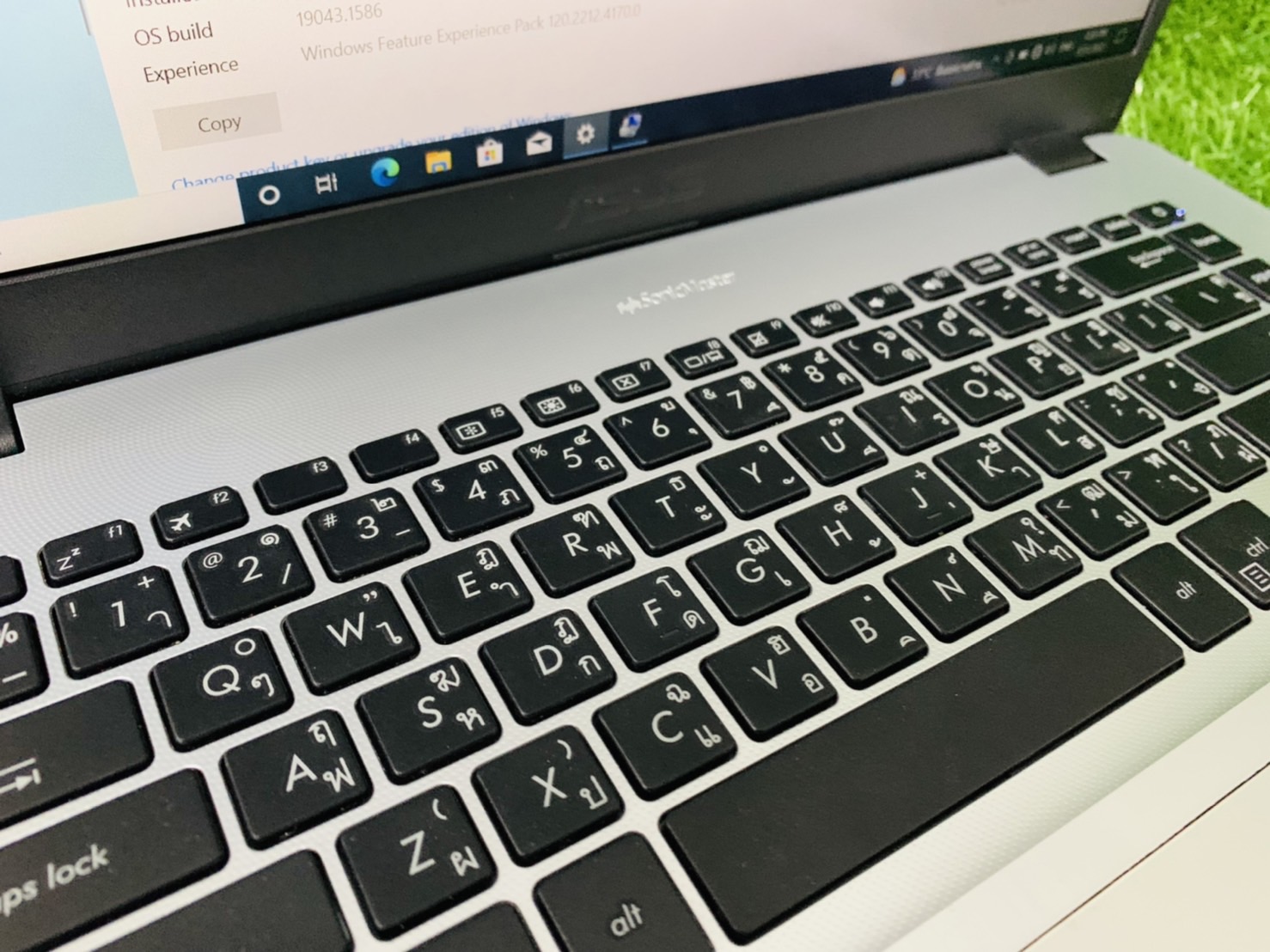 โน๊ตบุ๊ค Notebook Asus X505Z - 15.6 inch - จอเบิร์นมุมขวาบน สินค้ามีประกัน