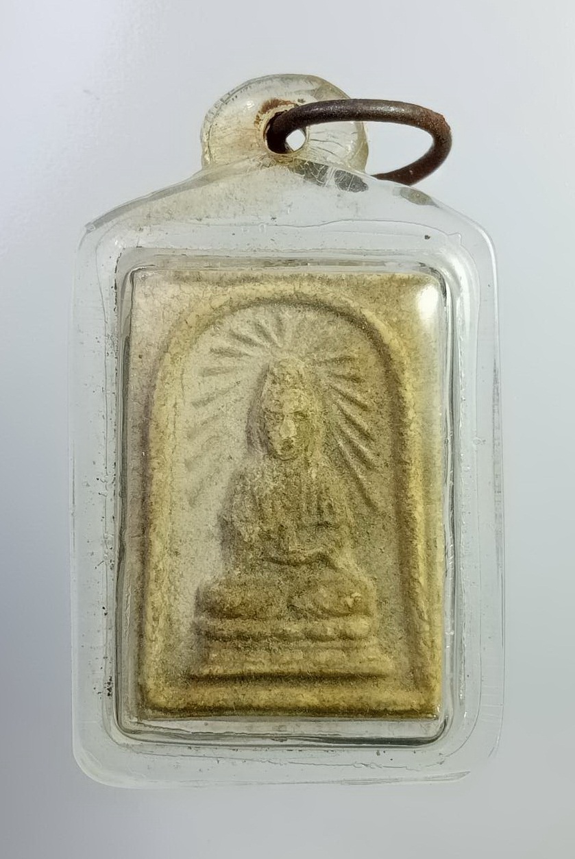 ผ1905 พระผง เจ้าแม่กวนอิม หลังลายเซ็นต์ สมเด็จพระญาณสังวรฯ วัดบวรนิเวศวิหาร ปี2535