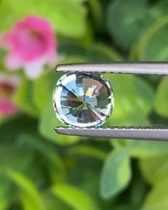 พลอย เพทาย (Zircon) 2.10 กะรัต (Cts.) พลอยแท้ อัญมณีมงคลประจําวันเกิด เครื่องประดับพลอย