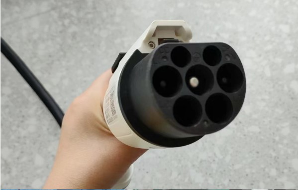 เครื่องชาร์จ EV 32A 1เฟส 220V Type.2 ใช้ในบ้าน / แบบพกพา