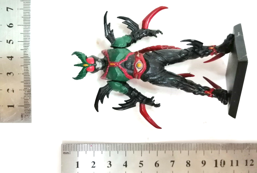 กาชาปองชุดยืนฐาน คาเมนไรเดอร์ เอกซีดด์กิลล์ จากเรื่อง คาเมนไรเดอร์อากิโตะ งานเก่าเก็บสะสม สามารถแยกชิ้นได้หลายส่วน สภาพครบสมบูรณ์ พร้อมฐาน