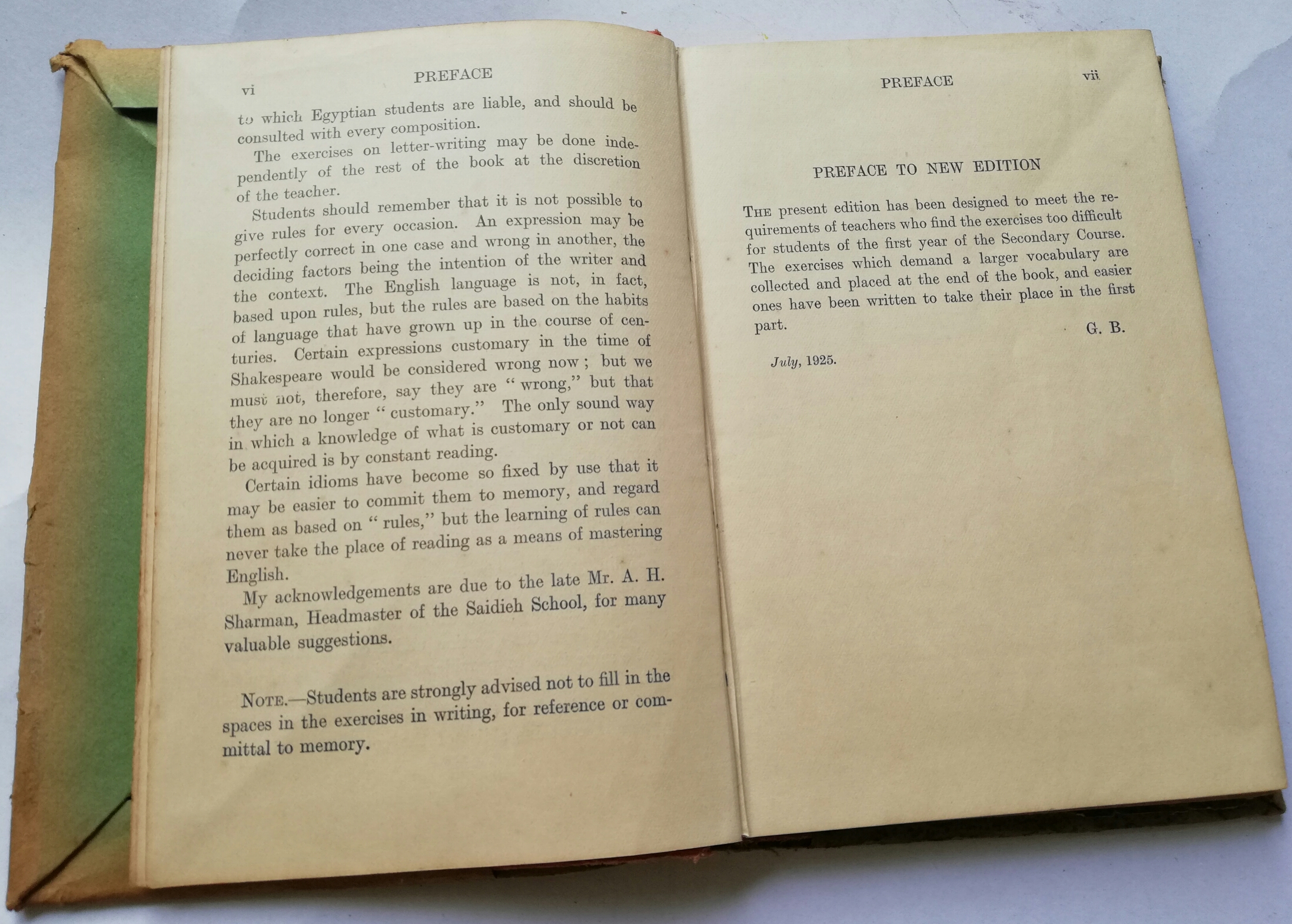 หนังสือภาษาอังกฤษ "STUDIES IN ENGLISH IDIOM " BRACKENBURY**หนังสือปีเก่ามาก มีตำหนิ โปรดดูทุกภาพ