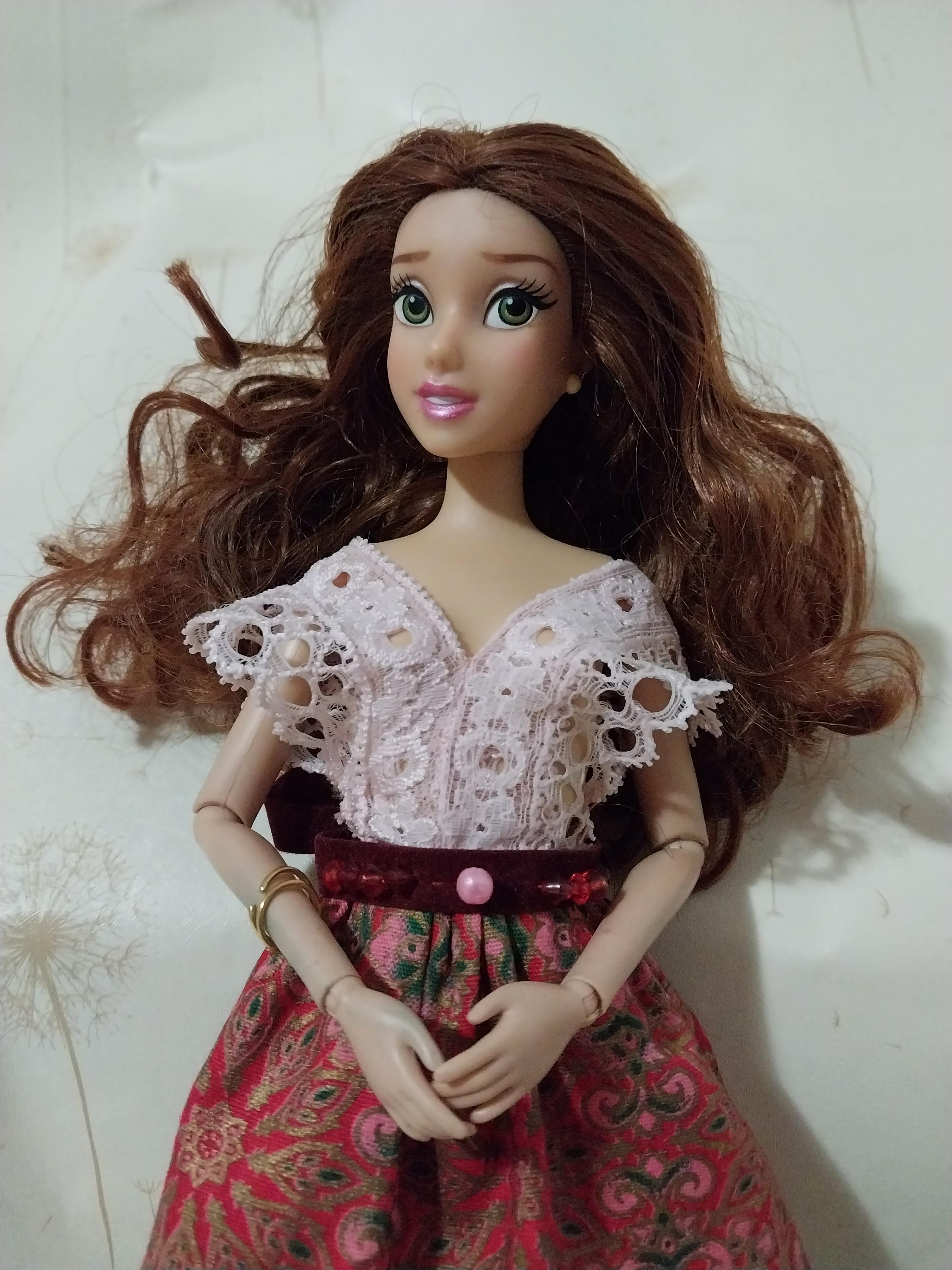 ตำหนิ แขนซ้ายและมือมีรอยสีฟ้า ขามีรอยเปื้อน ตามภาพ,แบลล์ ดิสนีย์ปริ๊นเซส Beauty and the Beast งานแท้ Disney China แขนข้อต่อ ขายาง