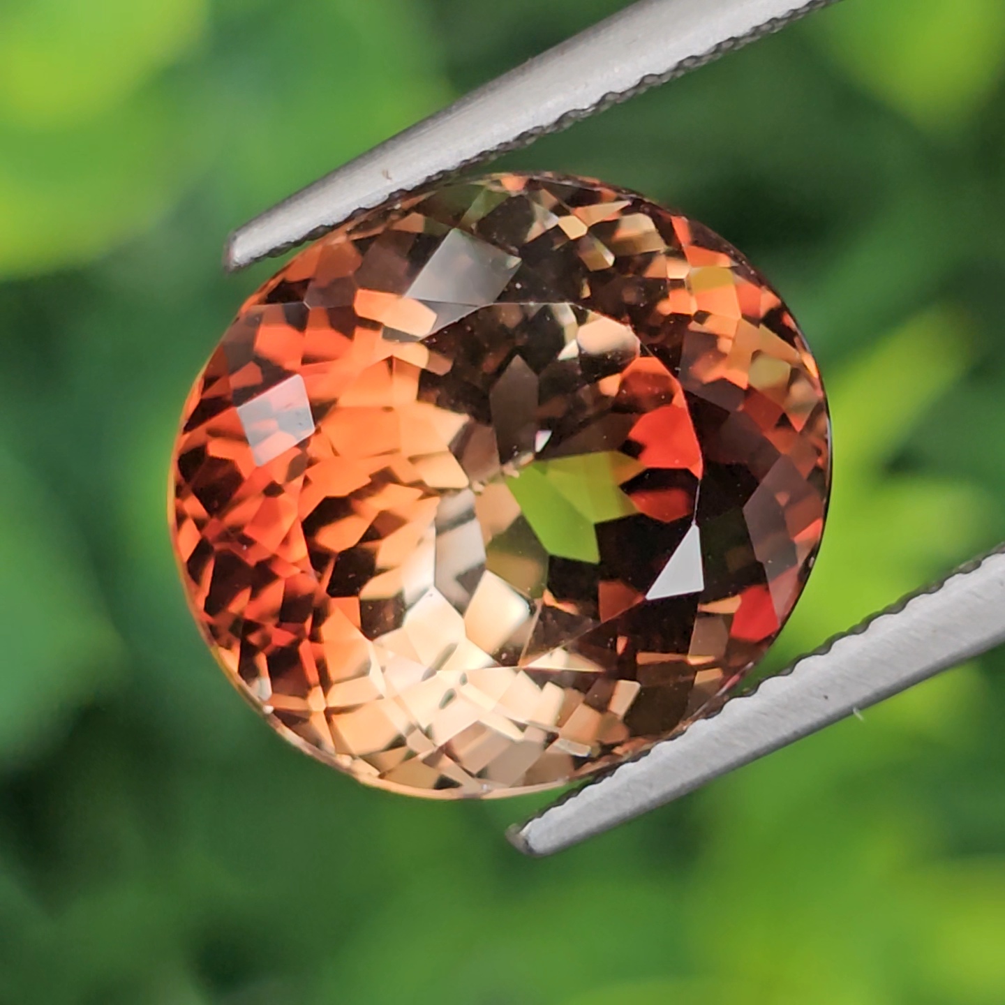 พลอย แชมเปญ โทแพซ Champagne Topaz 12.10 กะรัต พลอยแท้ อัญมณีมงคลประจําวันเกิด เครื่องประดับพลอย