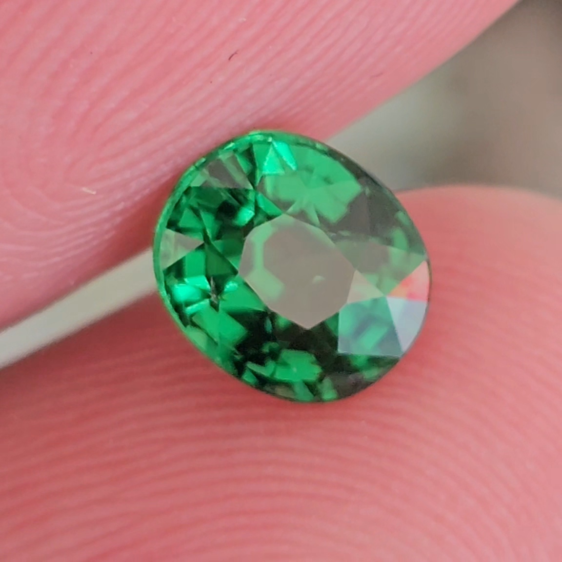 พลอย ซาโวไรท์ Tsavorite Garnet 1.24 กะรัต (Cts.) ดิบ Unheated พร้อมใบเซอร์ อัญมณีมงคลประจําวันเกิด เครื่องประดับพลอย