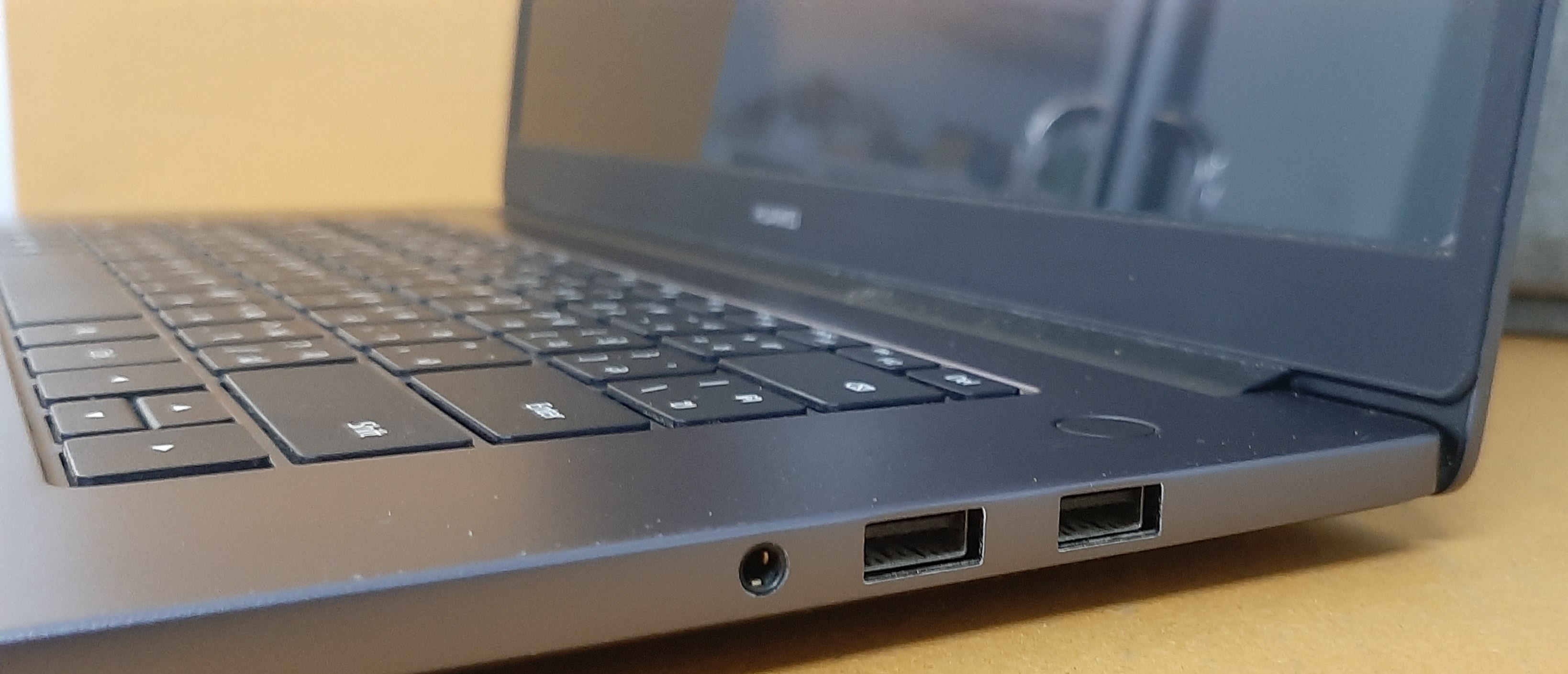 โน๊ตบุ๊คมือสอง ประกันร้าน 1 เดือน Huawei