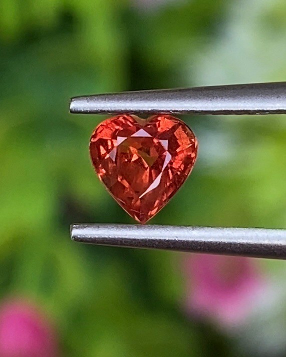 พลอย ออเรนจ์ แซฟไฟร์ Orange Sapphire 0.58 กะรัต (Cts.) พลอยแท้ อัญมณีมงคลประจําวันเกิด เครื่องประดับพลอย