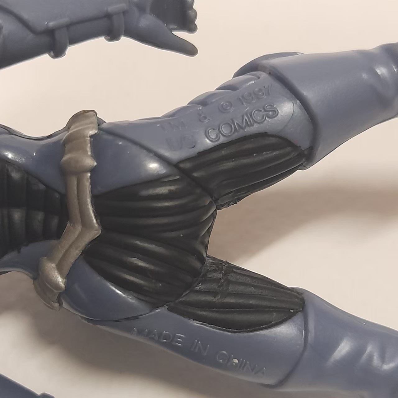 แอคชั่นฟิกเกอร์ ขนาด 4-4.5 นิ้ว แบทเกิร์ล จากภาพยนตร์ แบทแมนแอนด์โรบิน ภาคหนังโรง งานเก่า หายาก ไม่มีแพค มีเท่าที่เห็น มือสองสภาพดีมีรอยบ้าง