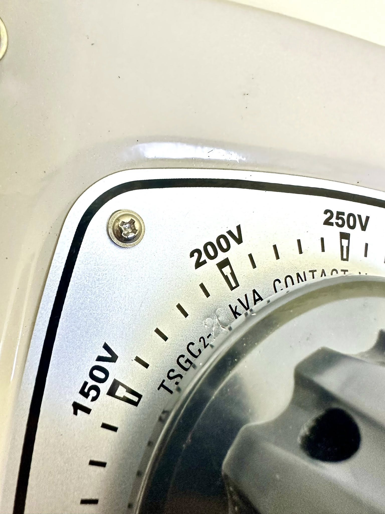 วาริแอค หม้อแปลงปรับแรงดันไฟฟ้าชนิดแกนหมุน 20Kva 3 เฟส