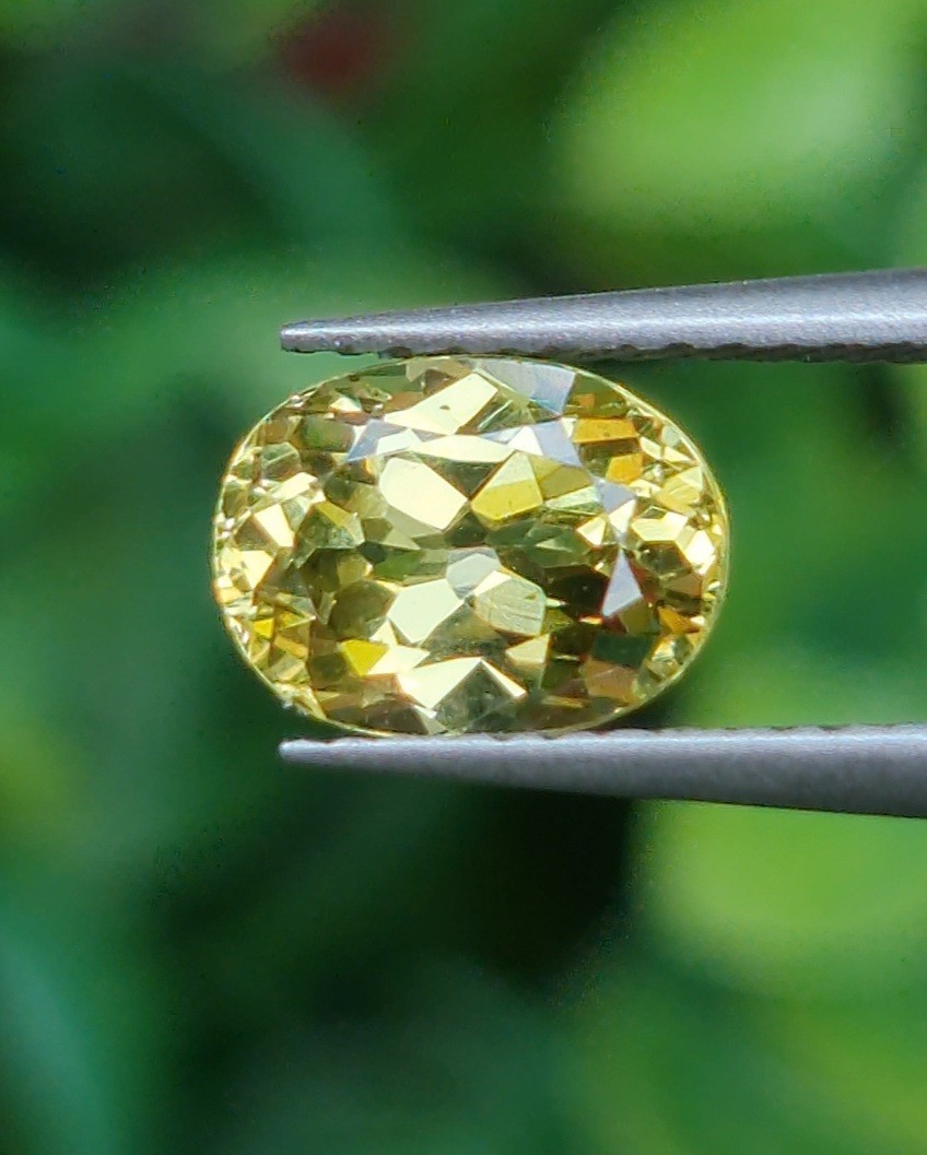 พลอย คริโซเบริล (Chrysoberyl) 1.13 กะรัต (Cts.) พลอยแท้ อัญมณีมงคลประจําวันเกิด เครื่องประดับพลอย