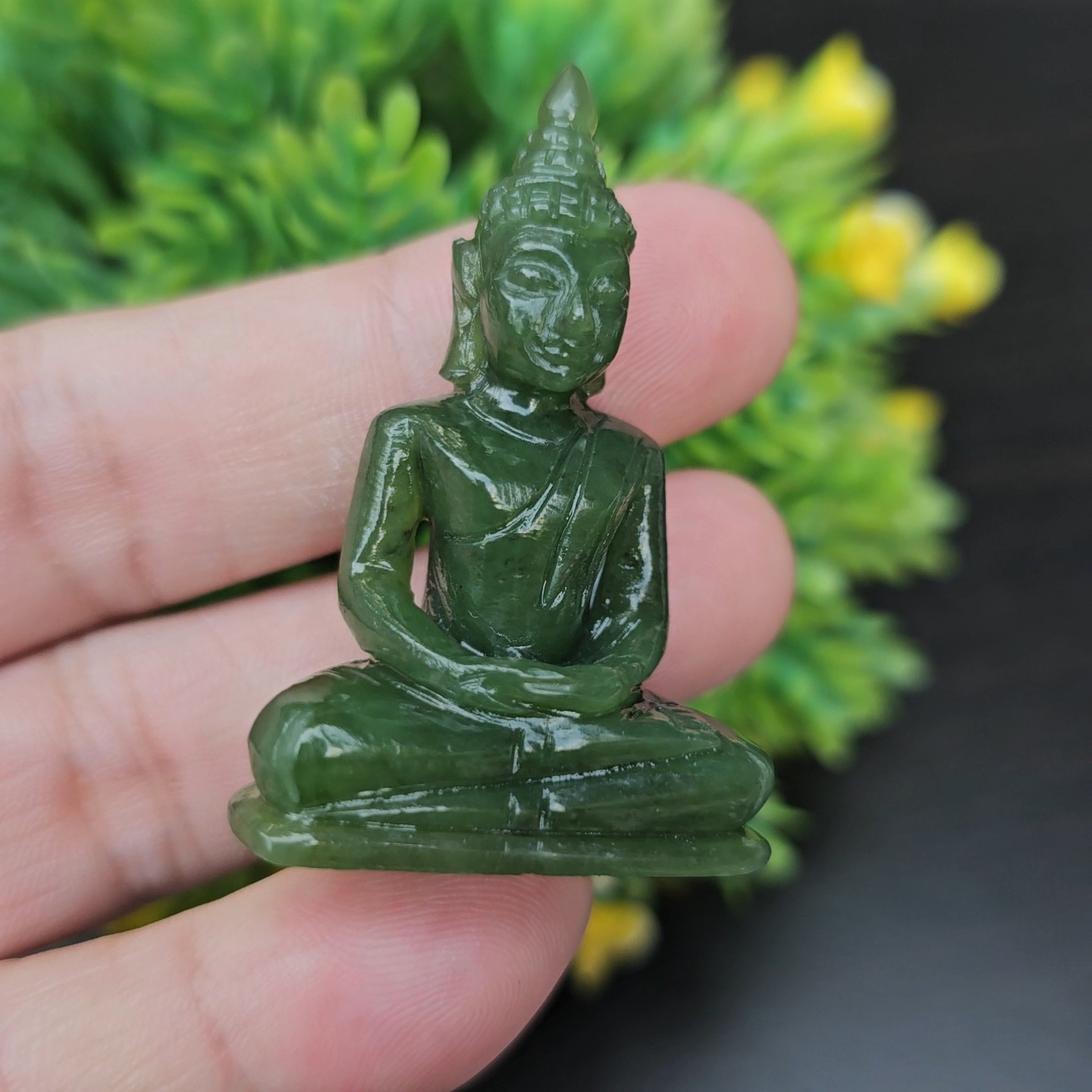 หยกแกะสลัก พระหยกเนฟไฟรต์ (Nephrite jadeite) หน้าตัก 1.24 นิ้ว