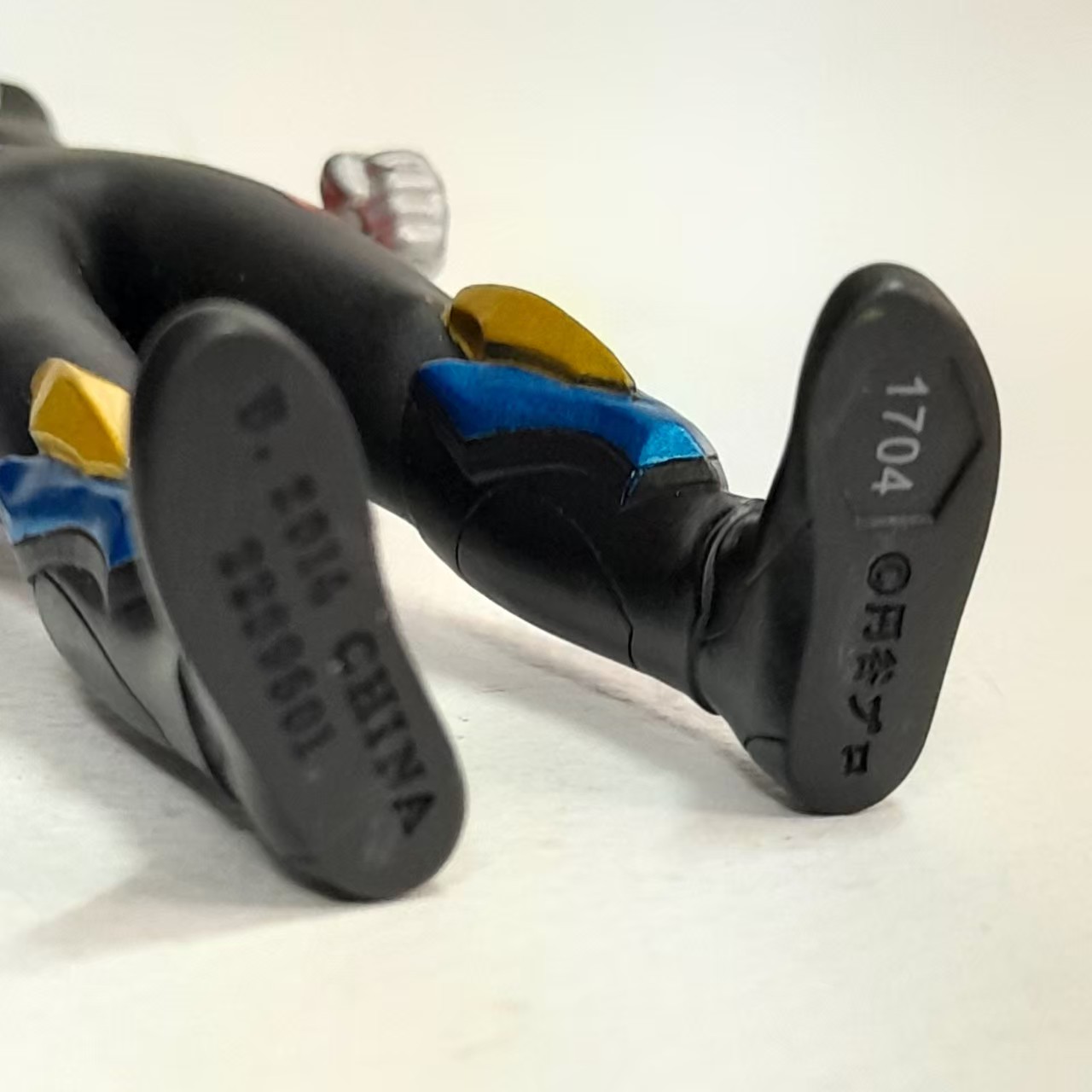 ซอฟ 5 นิ้ว อุลตร้าแมนกิงกะวิคตอรี่ ร่างรวมของสองอุลตร้าแมน มือสองสภาพดี มีรอยบ้าง