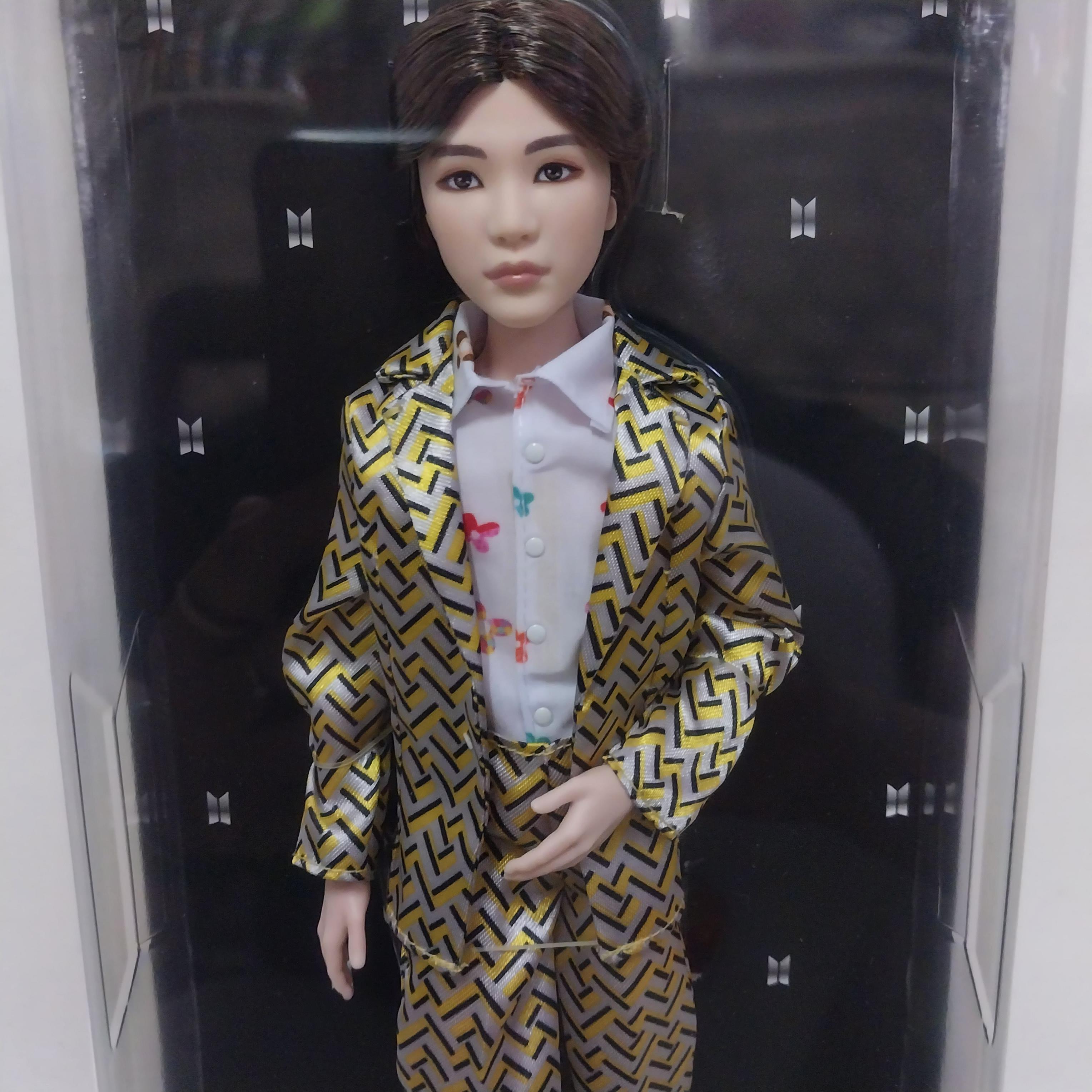 มีหลายภาพ มือ1 กล่องชำรุดบ้าง มีหลายภาพ ตุ๊กตาบอยแบรนด์เกาหลี BTS ของแท้แมทเทล