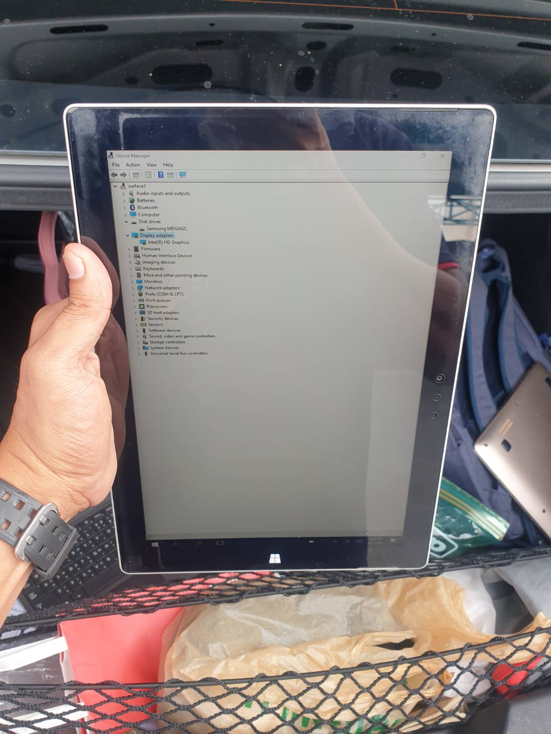 Surface 3 10.8" Quad-Core Intel Atom x7-Z8700 พร้อมคีบอร์ด