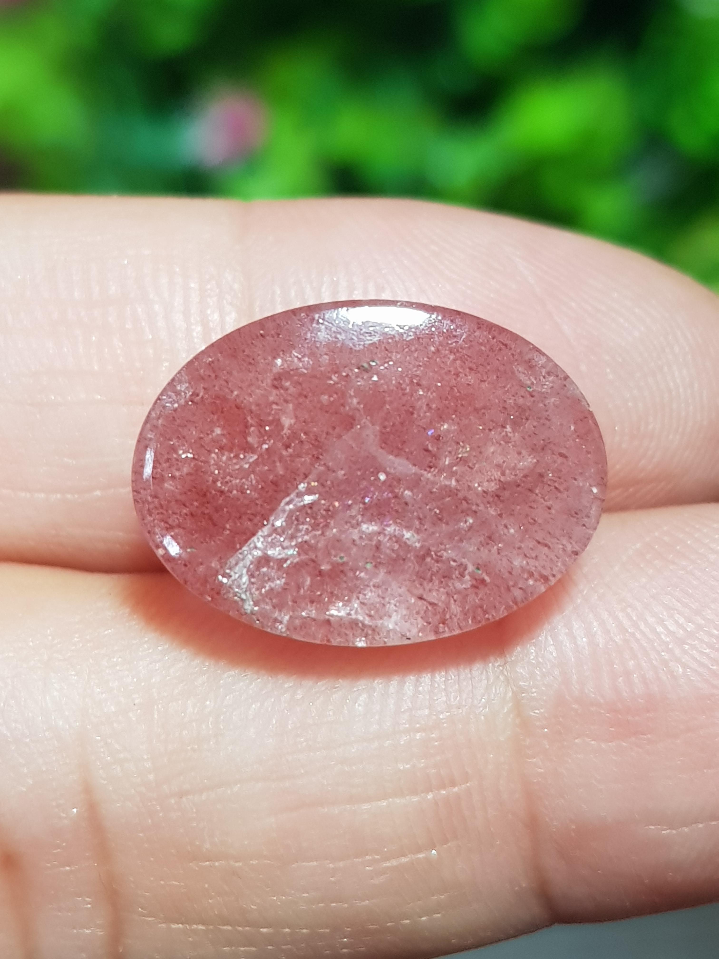 พลอย สตอเบอรี่ ควอตซ์ Strawberry Quartz 16.80 กะรัต (Cts.) พลอยแท้ อัญมณีมงคลประจําวันเกิด เครื่องประดับพลอย