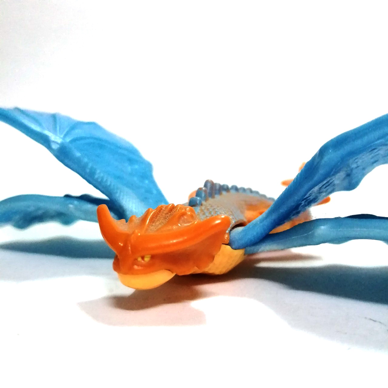 พรีเมี่ยม แมคโดนัลด์ มังกร จากภาพยนตร์อนิเมชั่น เรื่องไอ้เขี้ยวกุด สภาพดี ไม่หักไม่กาว ไม่ถลอก ตัวยาวราว 5 นิ้ว