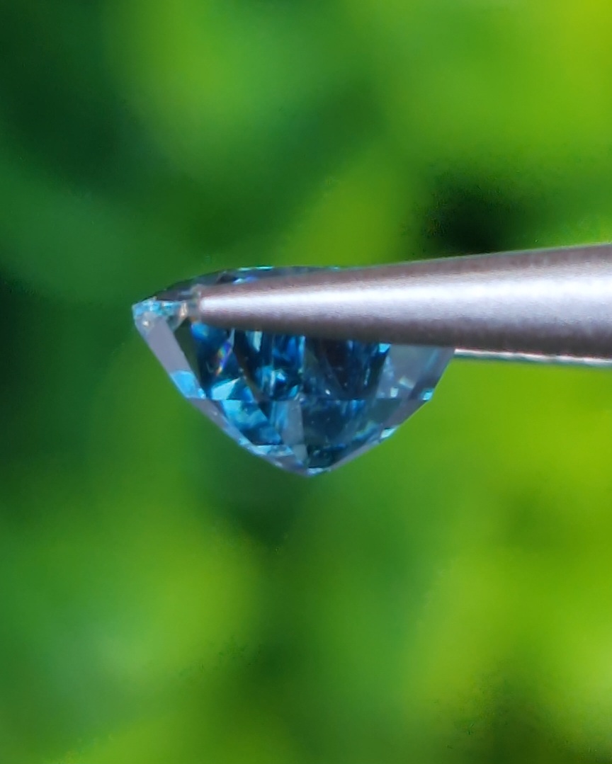 พลอย เพทาย (Zircon) 2.11 กะรัต (Cts.) พลอยแท้ อัญมณีมงคลประจําวันเกิด เครื่องประดับพลอย