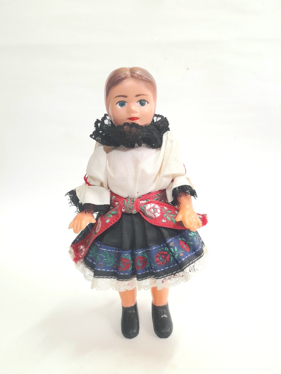 มีหลายภาพ,ตุ๊กตาเก่า แฮนด์เมดวินเทจ Pernenky Doll,Czech Moravian งานเรทโทร ขนาดตามรูป ชุดผ้า **ตาขวารีเพนท์ ส่วนอื่นสภาพเดิมๆมือสอง สภาพดี