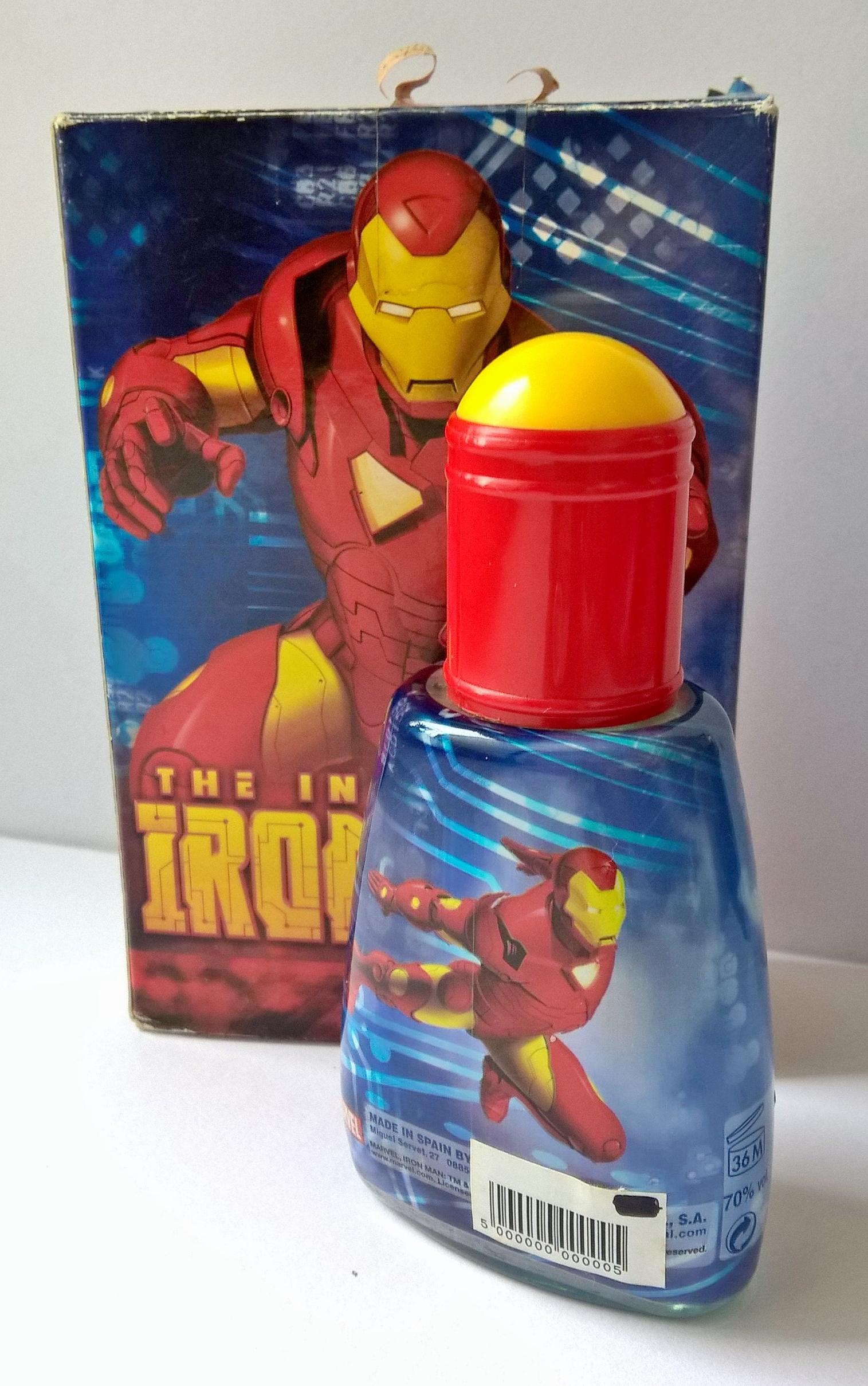 ขายของสะสมขวดน้ำหอม edt ขวดไออ้อนแมน IRON MAN ขวดแก้ว เป็นพลาสลิกพิมพ์ลายหุ้มขวด ฝาทรงสูงสีแดงครอบไว้เฉยๆ กดคลิกไม่ได้ มีกล่องตามภาพ