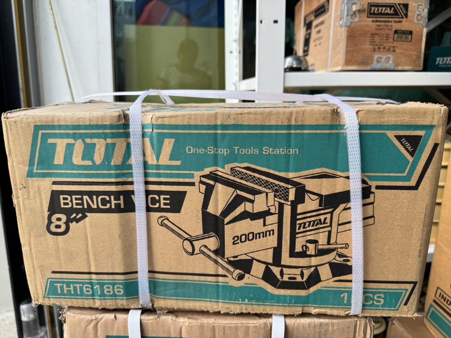 Total ปากกาจับเหล็กมีแท่น 8" รุ่น THT6186