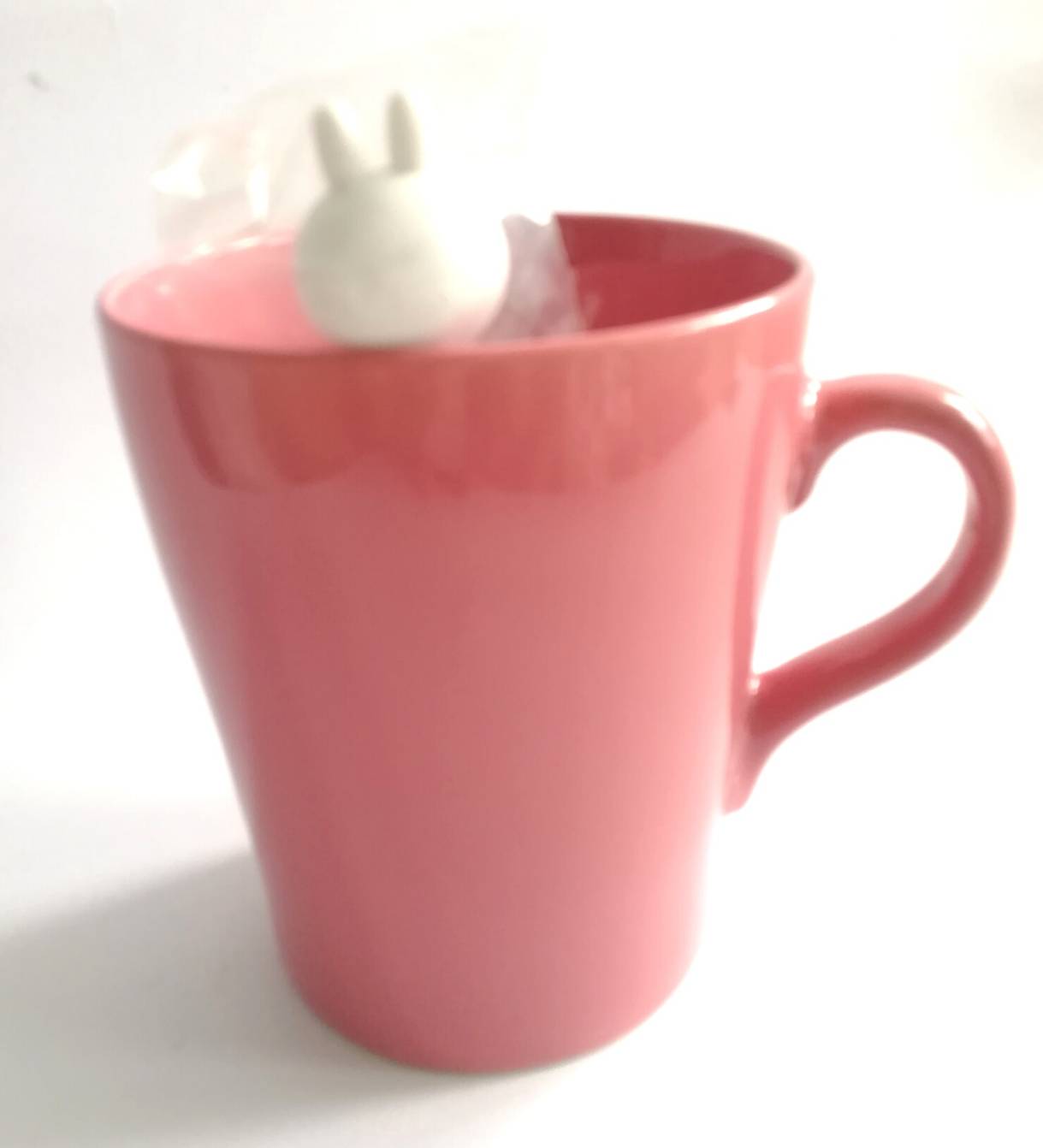 แก้วมักเซรามิกสีชมพู ลายตุ๊กตาไลน์ กระต่ายโคนี่ Cony ,Line Friends, พร้อมช้อนหัวโคนี่ และกล่อง ของสะสมจาก7-11