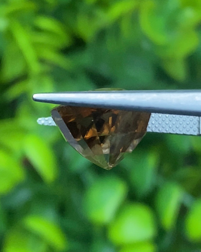 พลอย เพทาย Natural Zircon 14.34 กะรัต (Cts.) พร้อมใบเซอร์ พลอยแท้อัญมณีมงคล ประจําวันเกิด เครื่องประดับพลอย