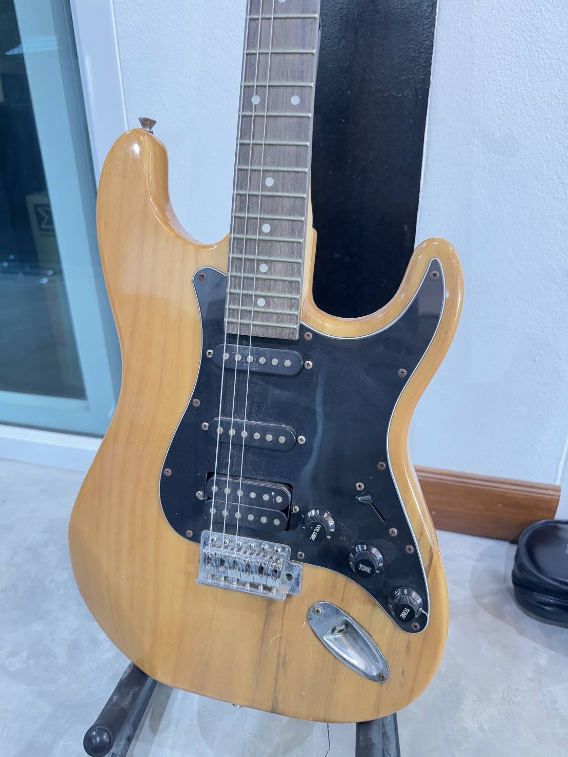 Electric Guitar Kazuki Newcomer ST สี Nutural **สายขาด