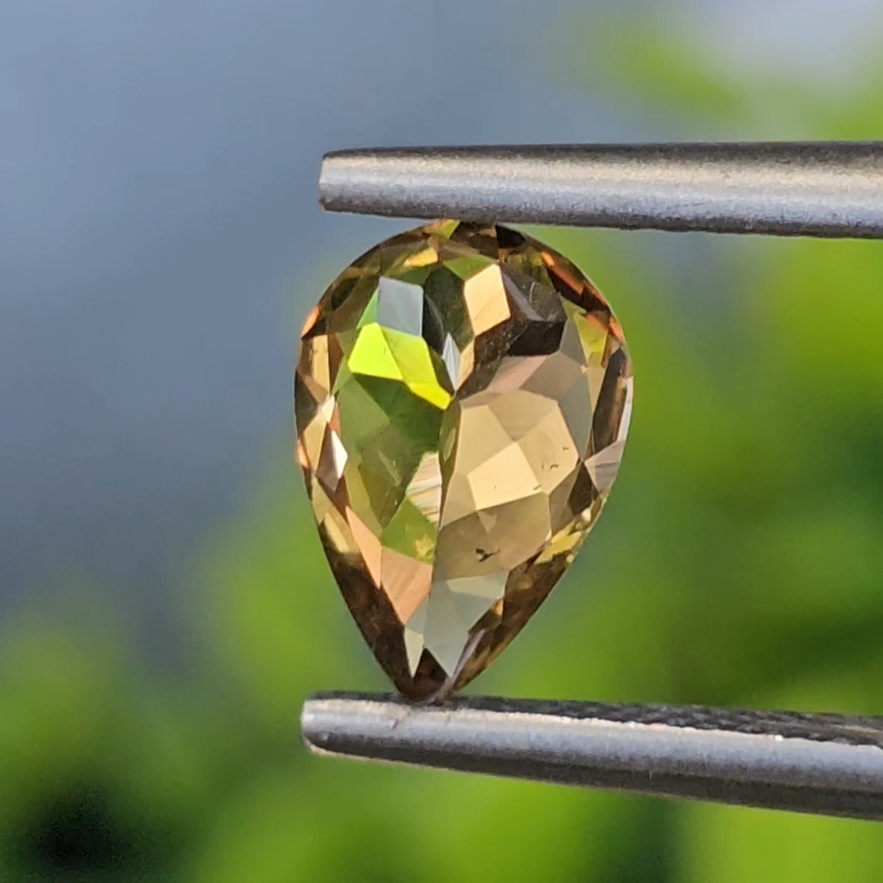 พลอย อเล็กซานไดร์ (Natural Alexandrite Chrysoberyl) 1.03 กะรัต (Cts.) ดิบ (Unheated) พร้อมใบเซอร์ พลอยแท้ อัญมณีมงคลประจําวันเกิด เครื่องประดับพลอย