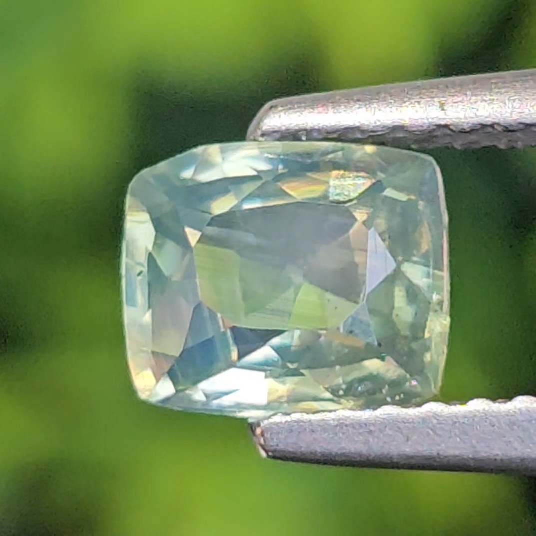 พลอย เพทาย Natural Zircon 1.13 กะรัต (Cts.) ดิบ พลอยแท้อัญมณีมงคล ประจําวันเกิด เครื่องประดับพลอย