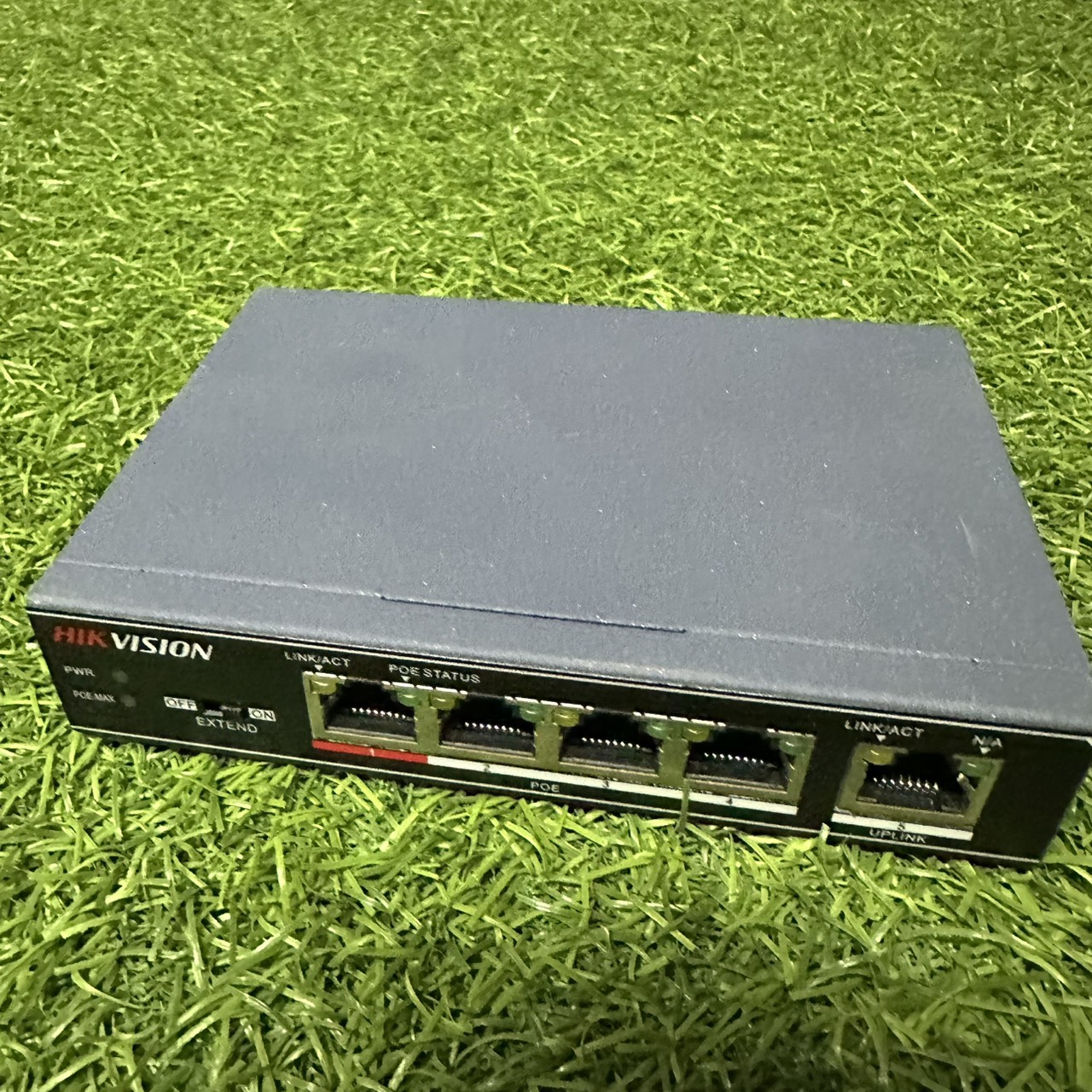 Switch Hikvision DS-3E0105P-E 4 Port Fast Ethernet Unmanaged POE Switch