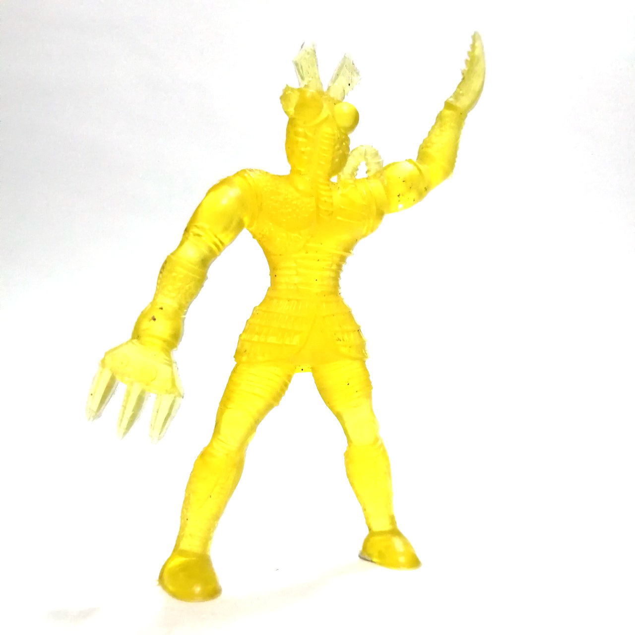 ตุ๊กตุ่นยาง สัตว์ประหลาด ตัวใสสีเหลือง ขนาดราว 3 นิ้ว