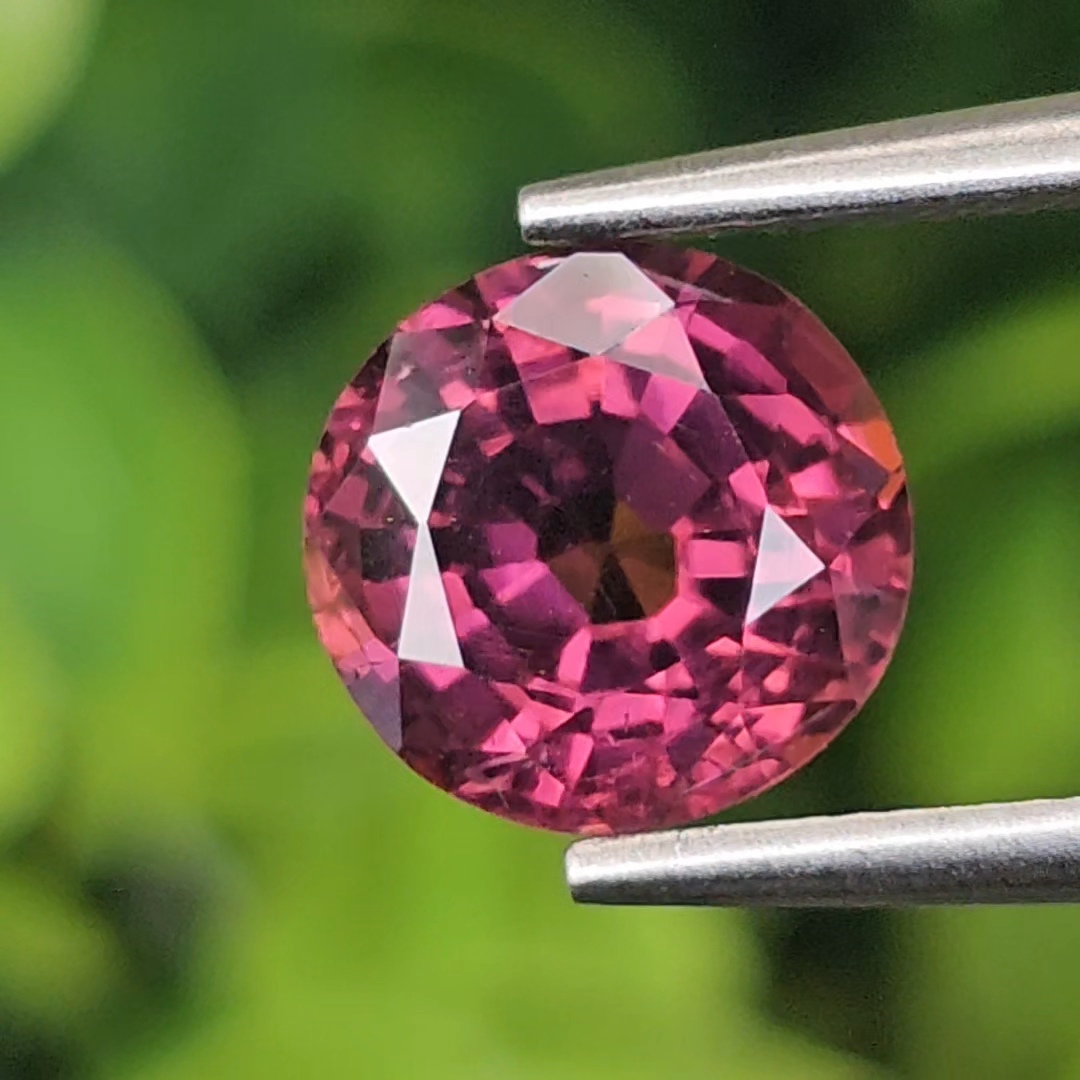 พลอย ทัวร์มารีน (Tourmaline) 2.00 กะรัต (Cts.) อัญมณีมงคลประจําวันเกิด เครื่องประดับพลอย